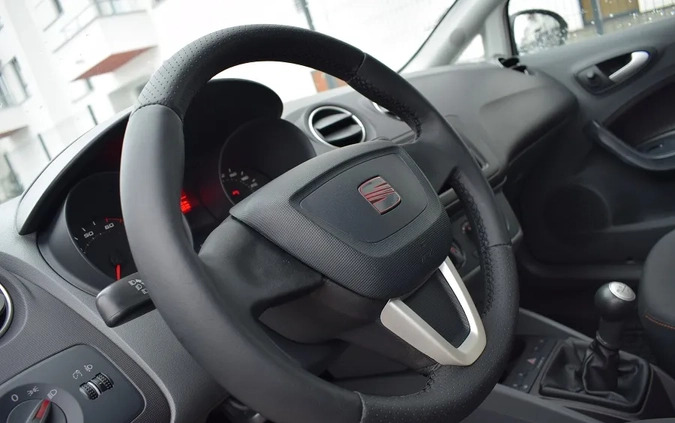 Seat Ibiza cena 18900 przebieg: 152102, rok produkcji 2011 z Kościan małe 301